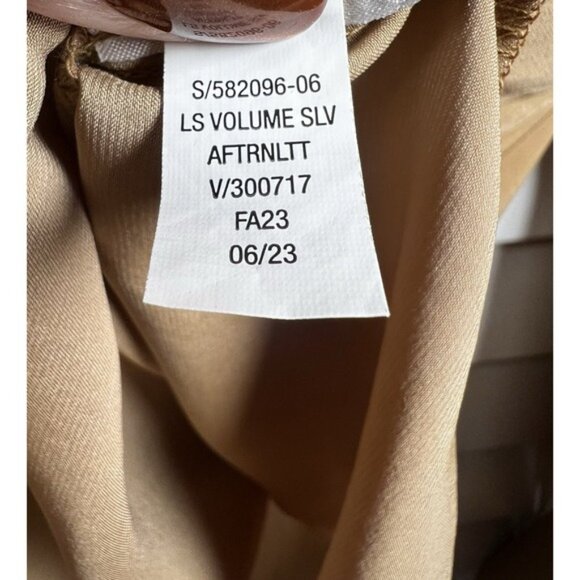 Banana Republic Volume Sleeve Satin Split Neck Blouse Size Large Afternoon Latte - Picture 7 of 11